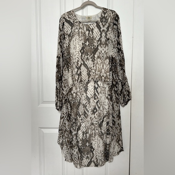 Turqoise haven high low top - Picture 1 of 1